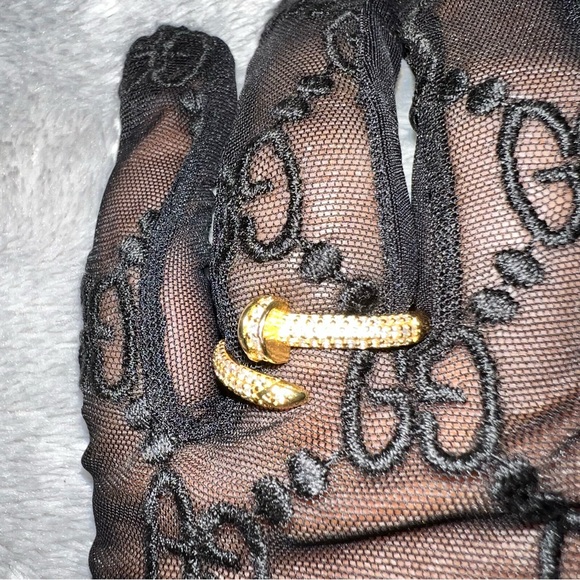 Adjustable Yellow Gold plated nail ring with cubic zirconia diamonds. - Picture 6 of 9